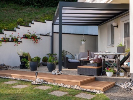 Quel type d'escalier extérieur choisir selon la configuration de votre jardin ?