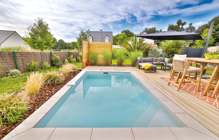 Estivage de piscine à Besançon, Pontarlier et dans le Doubs : comment bien préparer votre bassin pour l’été